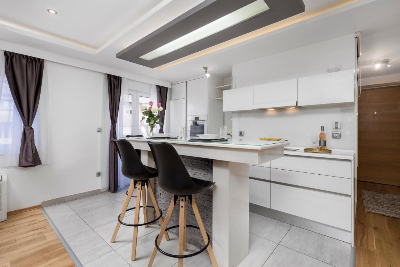 Apartment Hana Rijeka Exteriör bild