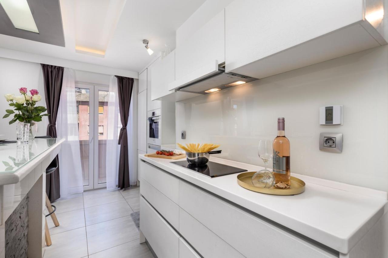 Apartment Hana Rijeka Exteriör bild